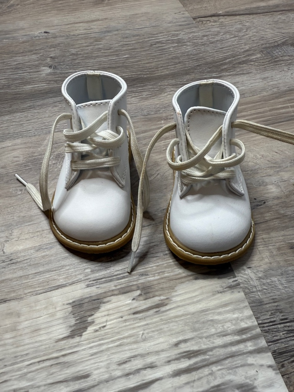 Infant White Hard bottom Shoes Size 2